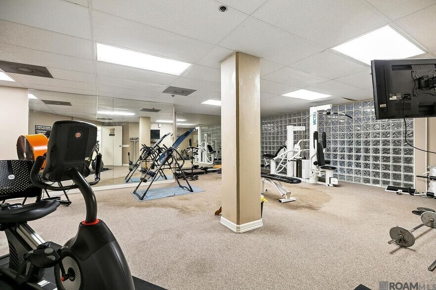 Building Photo - 11550 Southfork Ave