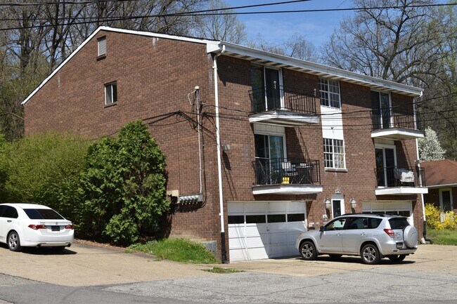 Interior Photo - NOLL AVENUE -- 070