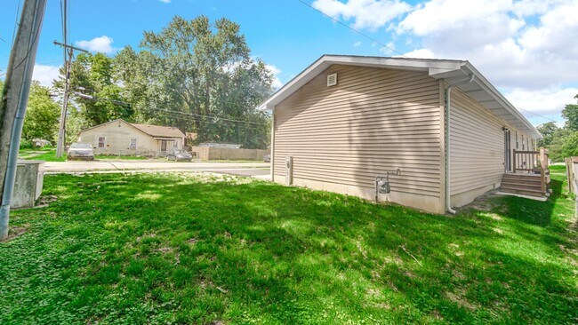 Building Photo - 2689 Cass St