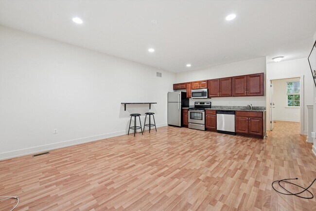 Building Photo - 1511 Master St