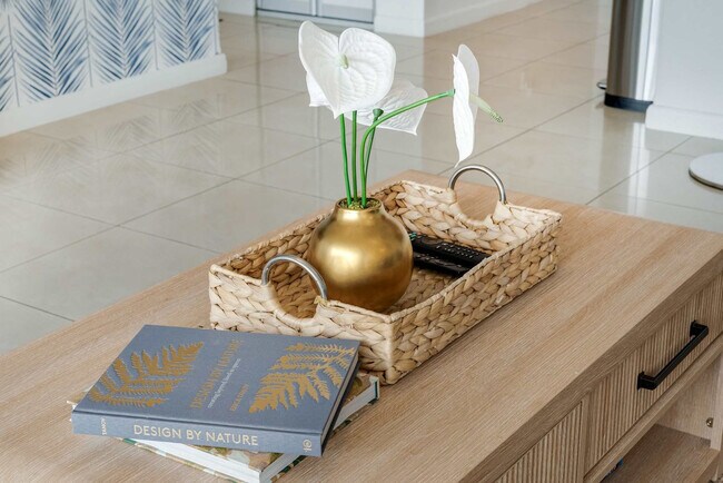 Building Photo - 3256 NE 1st Ave