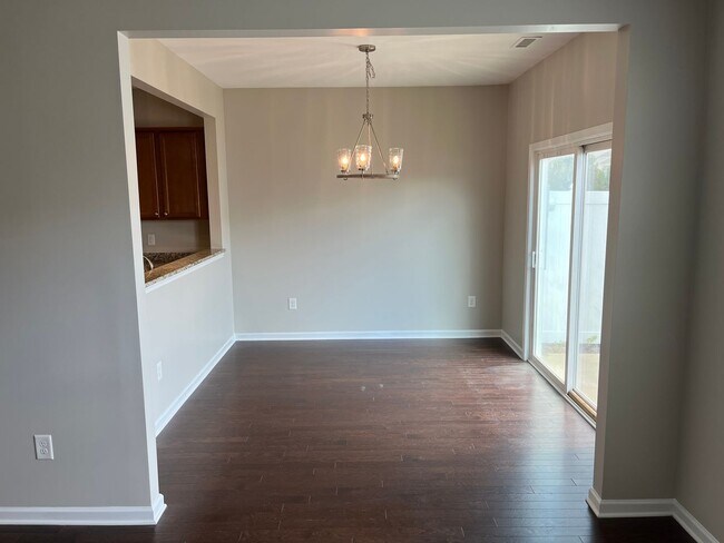 Building Photo - **OFFERING REFUNDABLE APPLICATION FEES** Fantastic 3BD, 2.5BA North Raleigh Townhome with Fenced ...