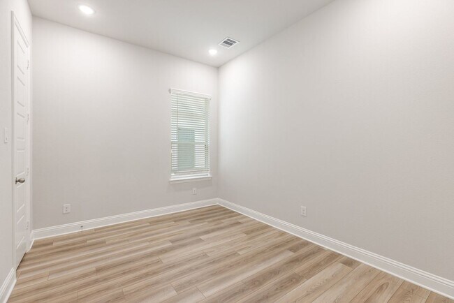 Building Photo - 7013 Sunset Blvd