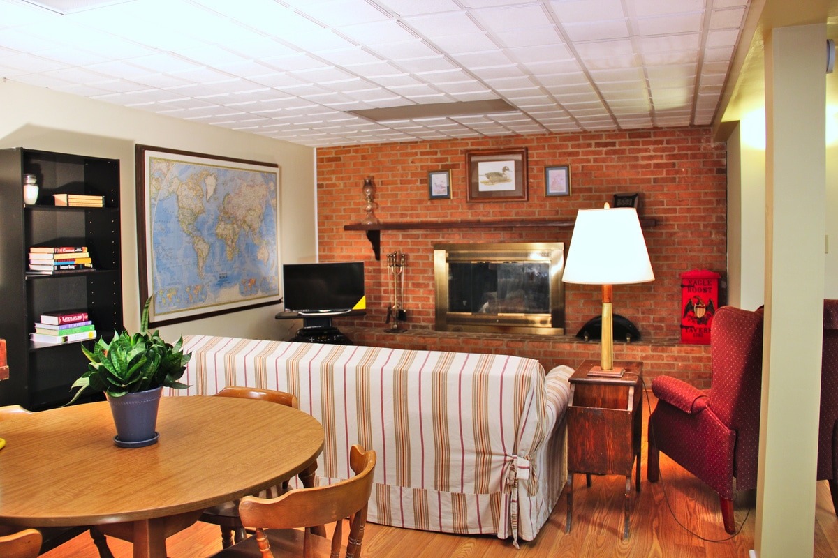 Living room - 813 Spring Valley Drive