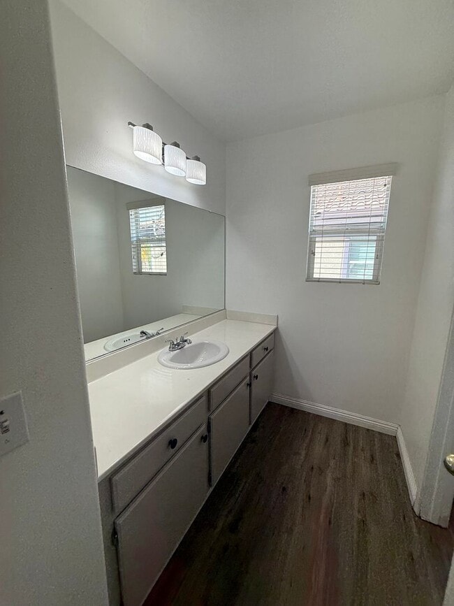 Building Photo - Beautiful Home in May Ranch