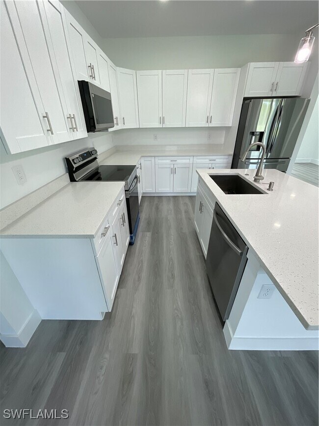 Building Photo - 818 Anaconda Ave S