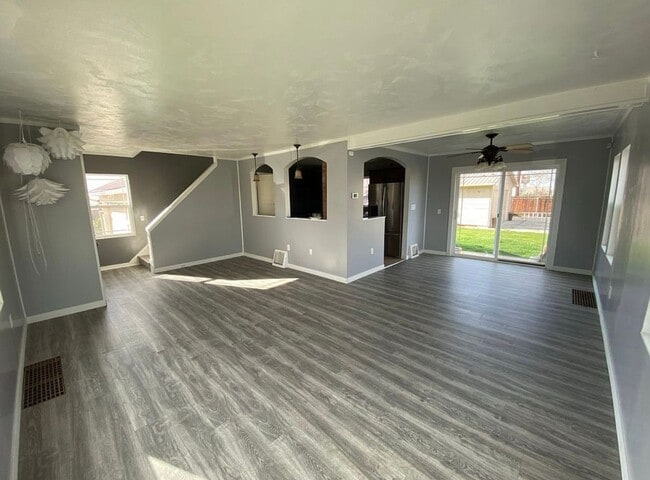 Building Photo - Beautifully Updated 4-Bedroom Home in the Heart of Richland