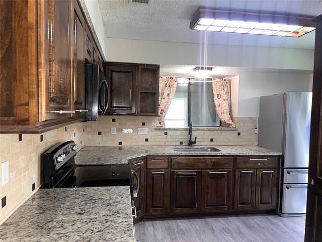 Building Photo - 1005 Bass Dr