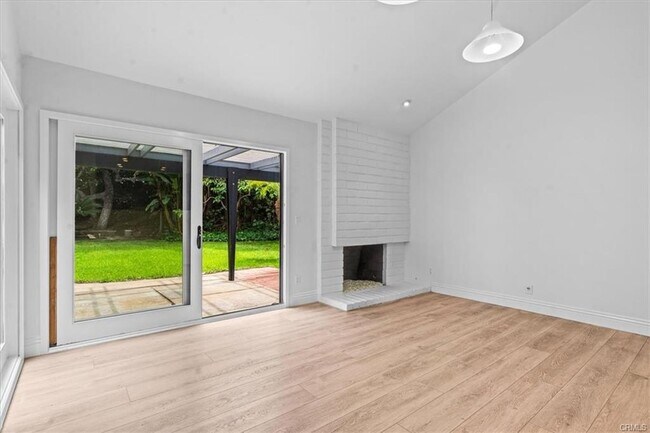 Building Photo - 15062 Lorenat St