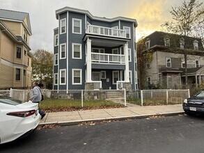 Building Photo - 17 Wales St