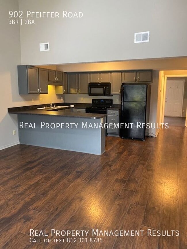 Building Photo - 902 Pfeiffer Rd