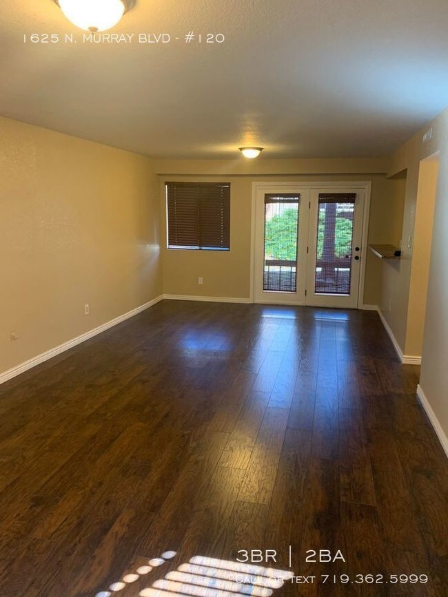 Building Photo - 5 Fountains End unit