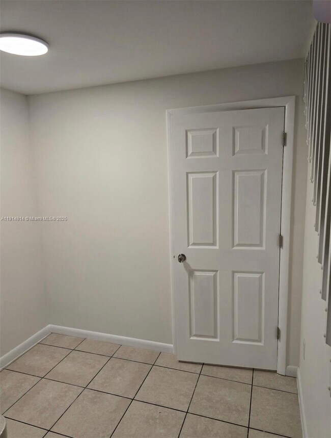 Building Photo - 821 SW 2nd St