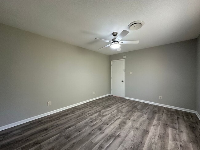 Building Photo - 5809 Enid St
