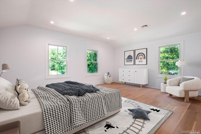 Building Photo - 40 Hewlett Ln