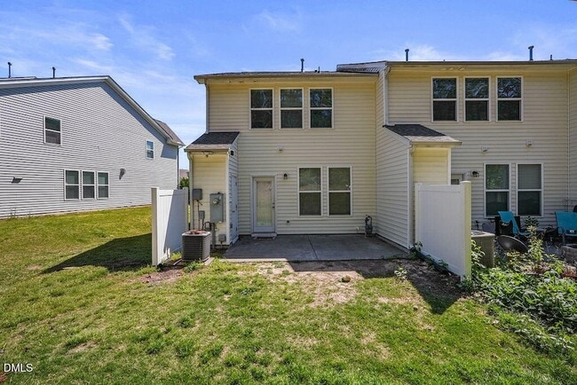 Building Photo - 2120 Junewood Ln