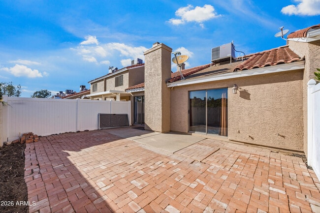 Building Photo - 3510 E Hampton Ave