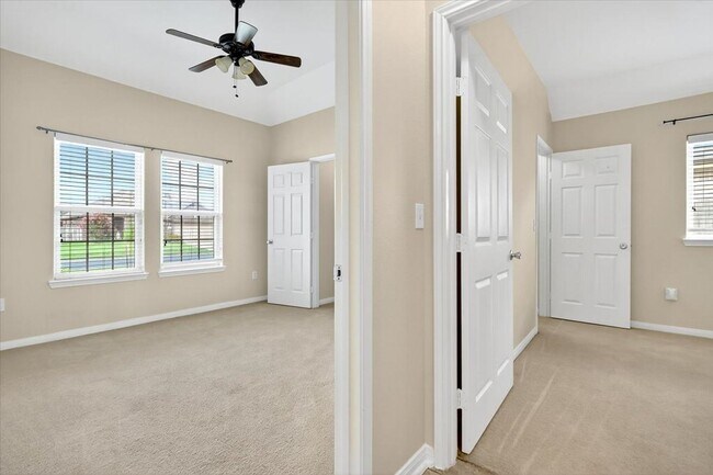 Building Photo - 6018 Tapestry Dr