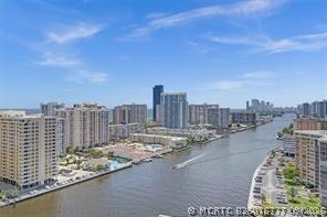 Building Photo - 2602 E Hallandale Beach Blvd