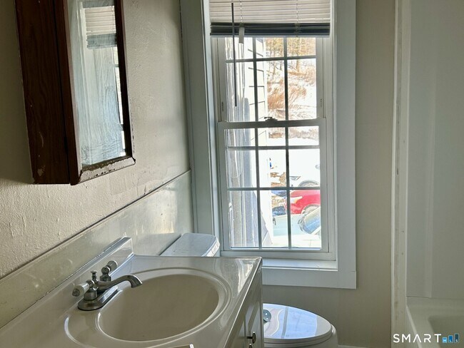 Building Photo - 4 Weekeepeemee Rd