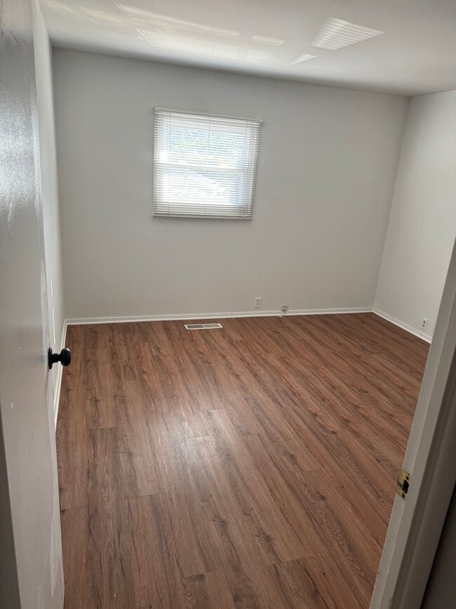 Building Photo - 4312 Kensington Ave