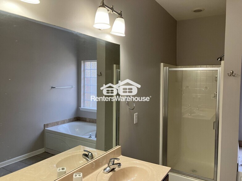 Building Photo - 261 Oxmoor Pl