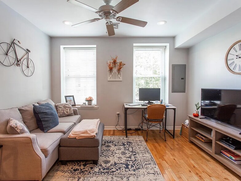 Building Photo - 218 Market St