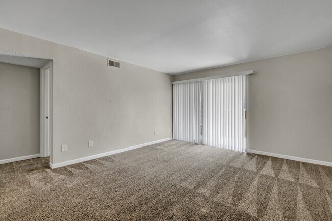 Building Photo - 3140 Van Teylingen Dr