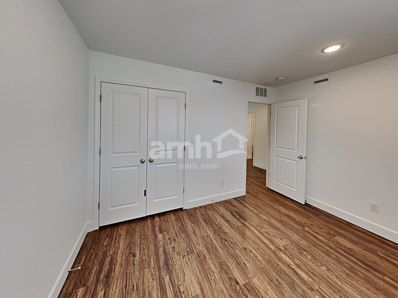 Building Photo - 9142 Crocker Pt Ct