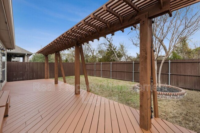 Building Photo - 812 Gray Fox Dr