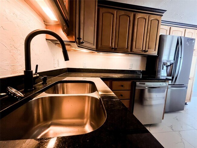 Building Photo - 10601 Tumilty Terrace