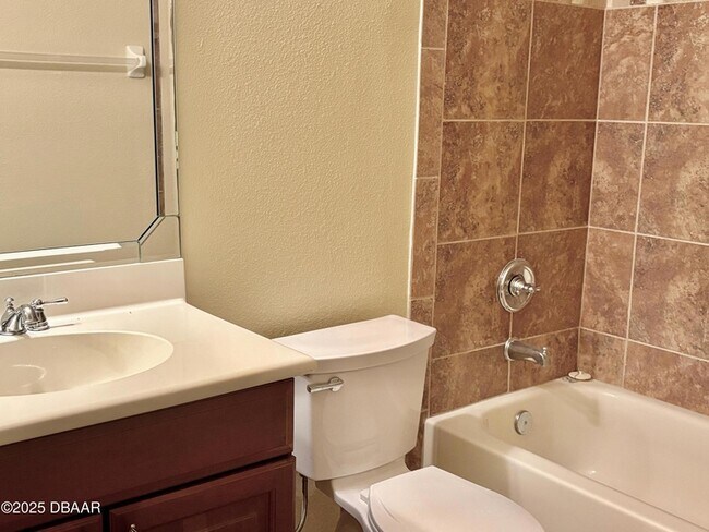 Building Photo - 115 Riverview Bend S
