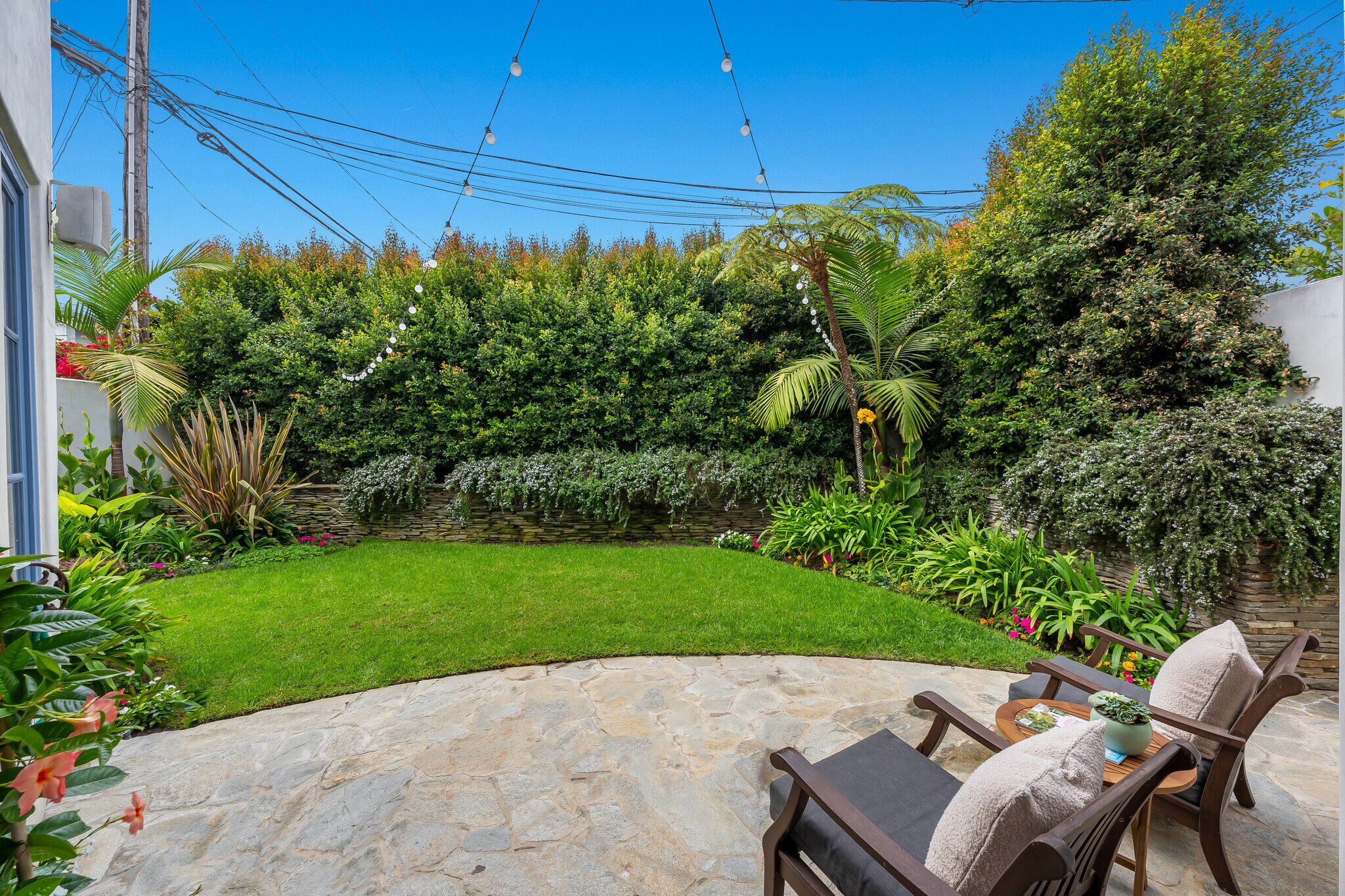 Building Photo - 1901 John St