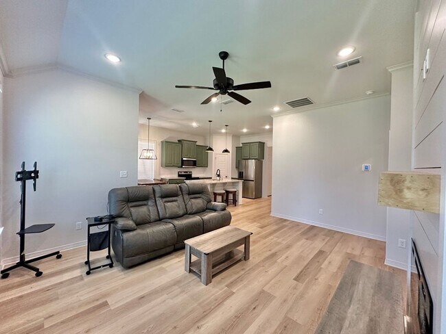Building Photo - Coming Soon! Stunning 3/2.5/2 with a Study!