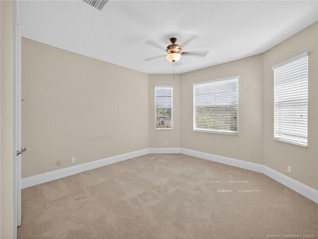 Building Photo - 259 Calmo Cir