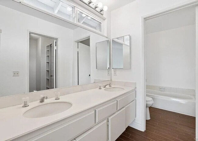 Building Photo - 27 Columbus