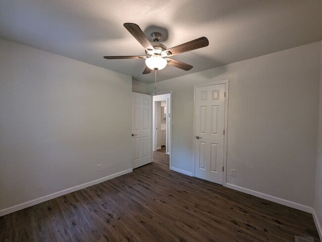 Building Photo - 3 Bedroom/2 Bathroom House in Batesville