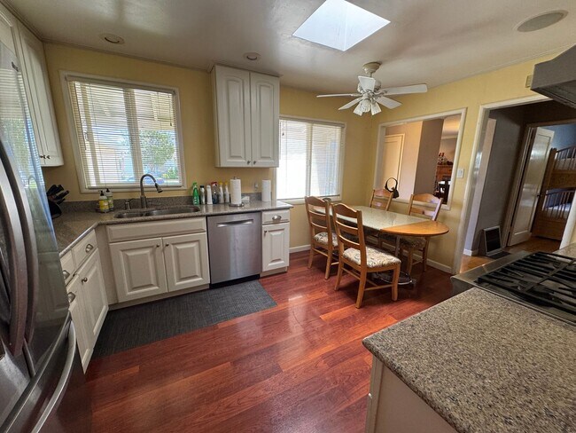 Building Photo - Fully Furnished 3BED/2BATH SFH For Rent in the Desirable City of San Leandro, Ca!!!!