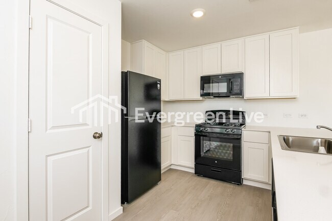 Building Photo - 9600 NW 125th St