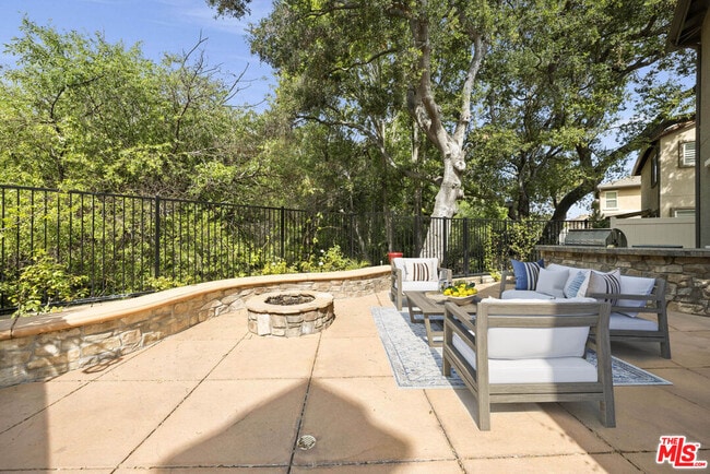 Building Photo - 631 Clearwater Creek Dr