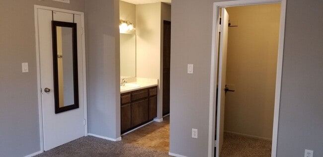 Building Photo - Updated Two Bedroom Condo with Warm Fireplace