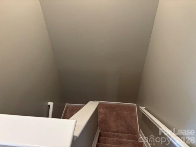 Building Photo - 18 Sharpstone Ln
