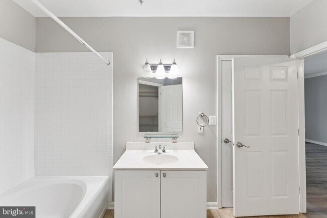 Building Photo - 4561 Strutfield Ln