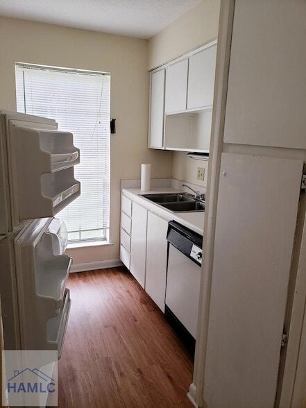 Building Photo - 989 Live Oak Dr