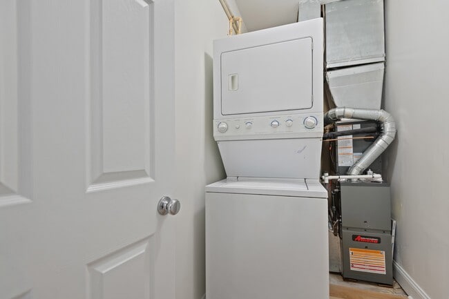 Building Photo - 2245 Eutaw Pl