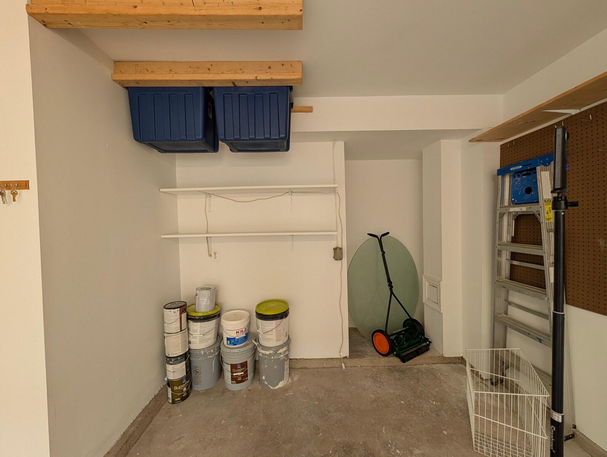 Garage interior - 14141 Betsy Ross Ln