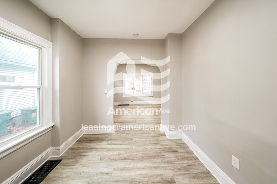 Building Photo - 441 Cottage St