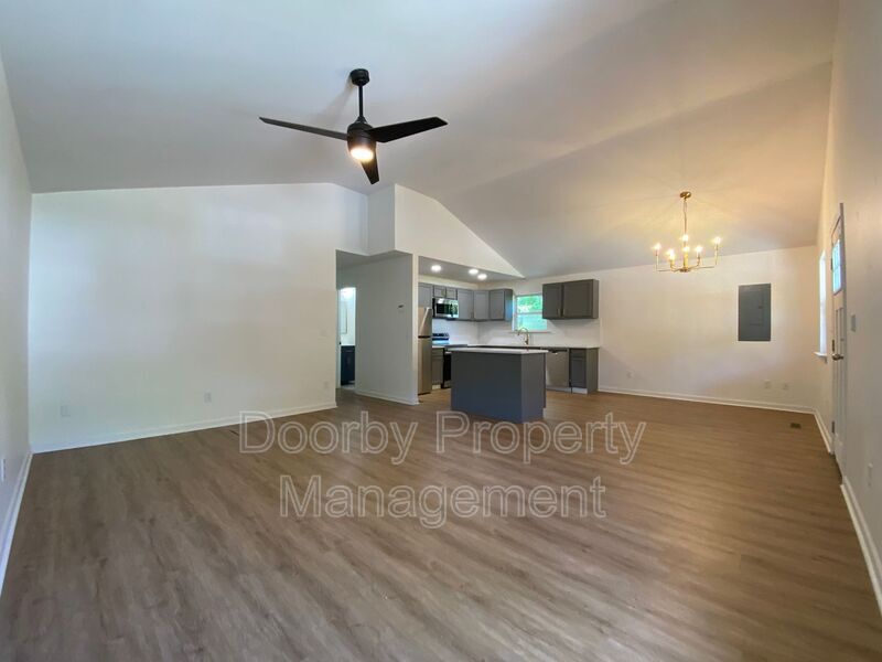 Building Photo - 2310 Cushman St