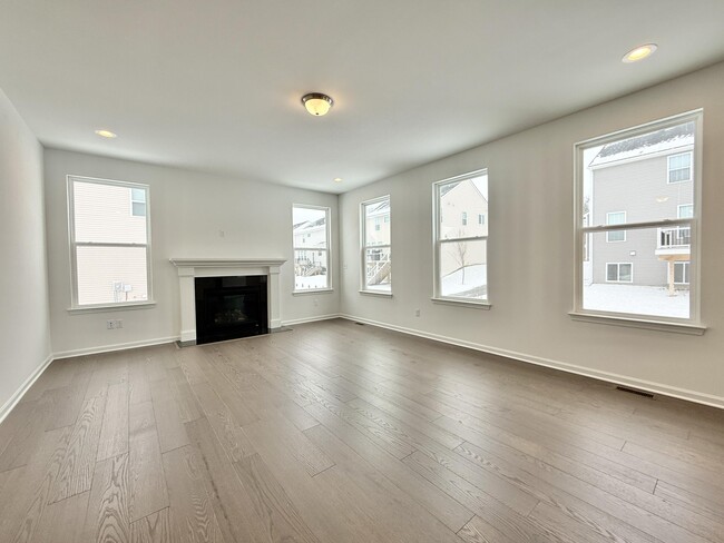 Building Photo - 6173 S Trailwoods Dr