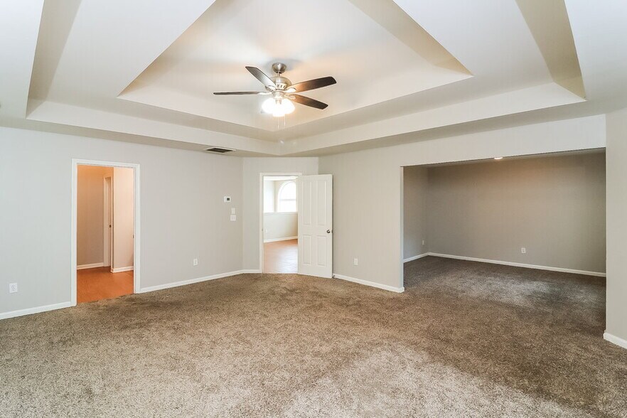 Building Photo - 4173 Kenwood Trail